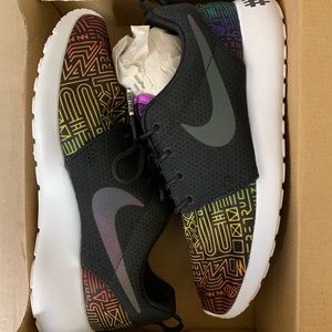 Limited edition pride Nike roshe shoes - 5